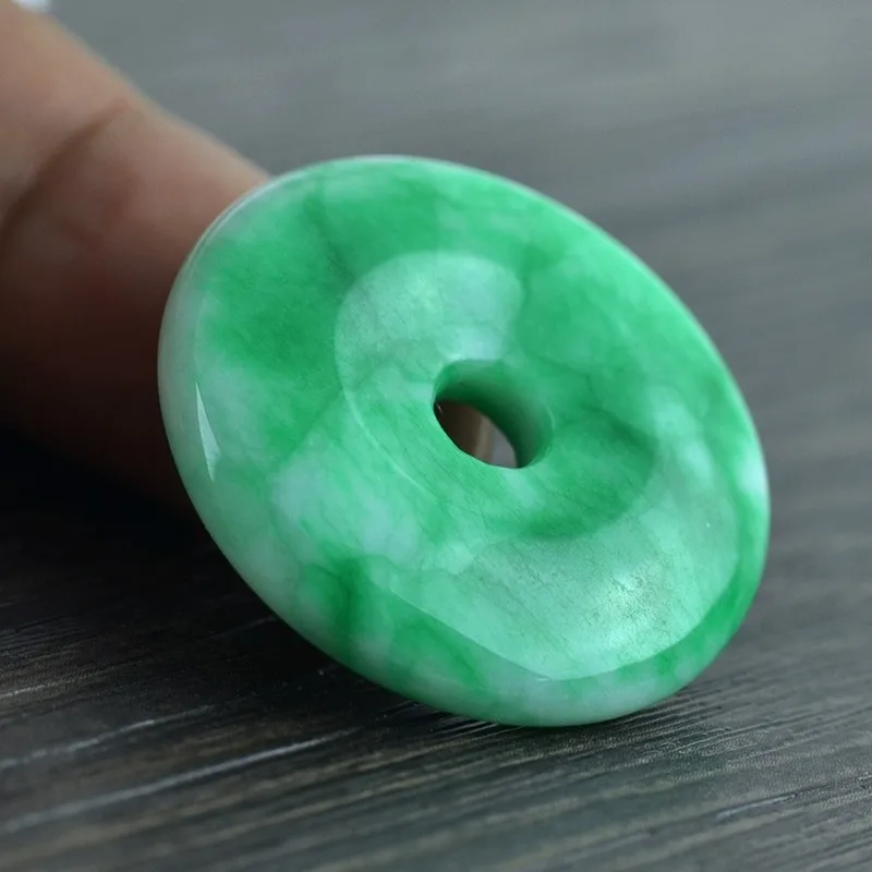 

Natural Chinese Jade Green Hand-carved Safe Jade Pendants Fashionable Jewelry Men and Women Necklaces Gift Accessories