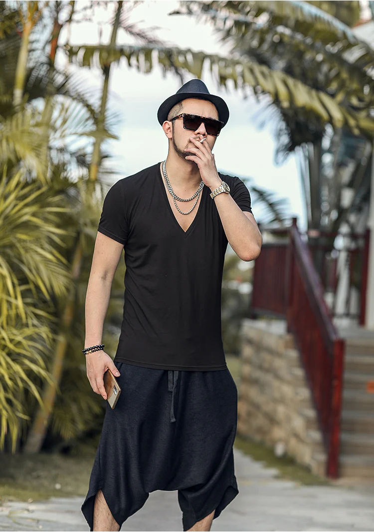 Футболка мужская с глубоким V-образным вырезом пикантная тенниска из лайкры