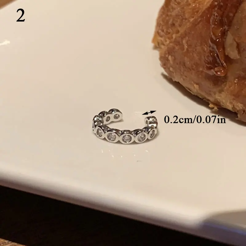 

Simple No Piercing Ear Cuff Micro Pave Zircon Cute Clip Earrings Wide Ear Cuff Fashion Women Trendy Cartilage Earring Jewelry