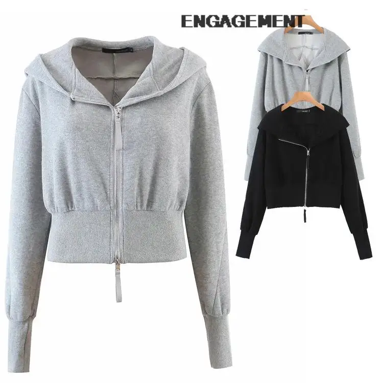 

Hoodies & Sweatshirts