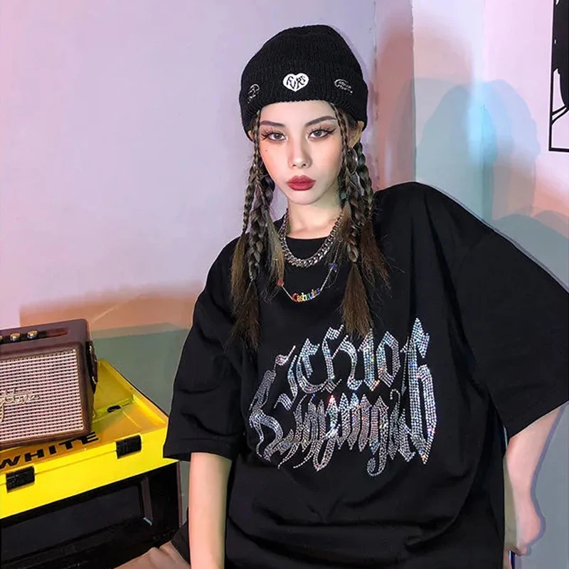 Футболка Стразы унисекс с буквенным принтом женская уличная одежда черная