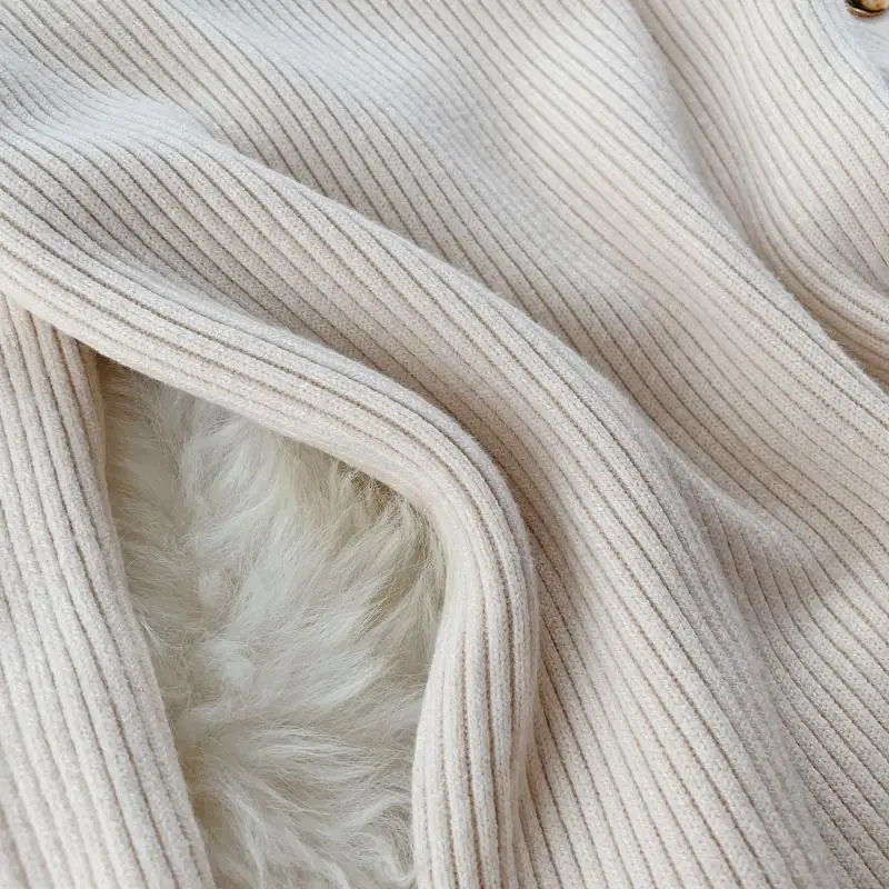 Теплое женское платье свитер зимняя винтажная одежда облегающее белого цвета на