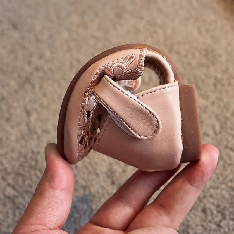 

Children Sandals Hole Shoes Kids Princess Hollow Out Shoes Spring Casual Flat Sandals Slippers Summer