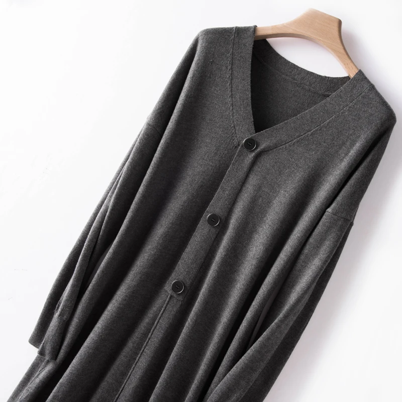 Женское кашемировое платье на пуговицах свободное однотонное приталенное с