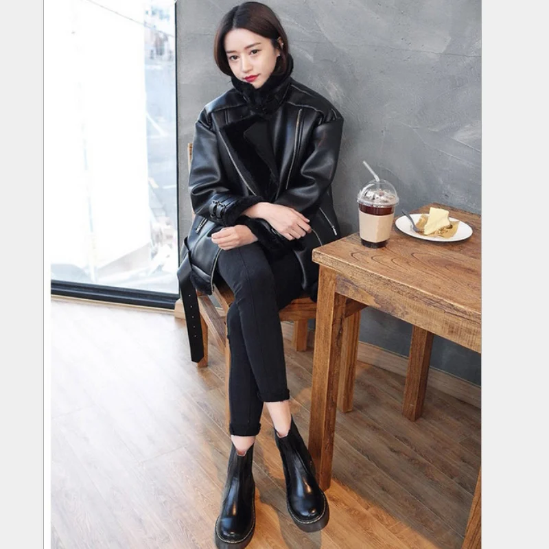 Куртка-Авиатор женская зимняя с меховым отворотом и бархатной подкладкой |