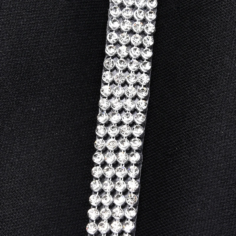 Бесплатная доставка 2 мм crystal clear Алмазный rhinestone окантовкой 4 ряда/шт ширина 1 см