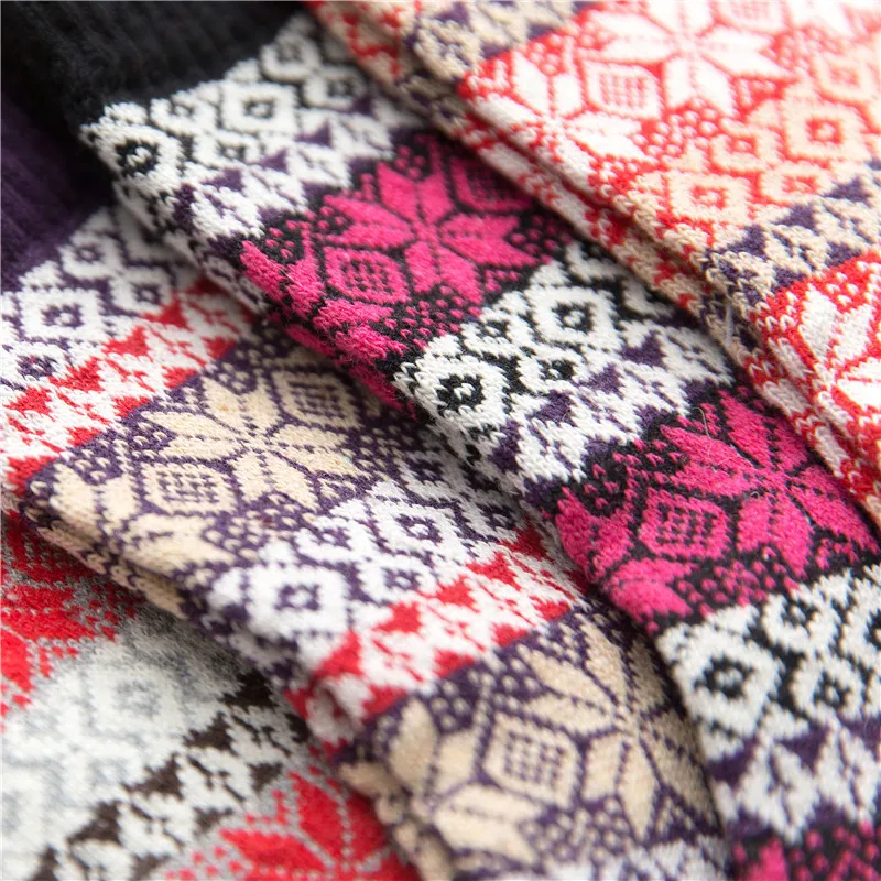 5 Pairs Wool Socks for Women Thick Knit Vintage Crew Socks Winter Warm Soft Comfortable Snowflake Patterns Cozy Socks