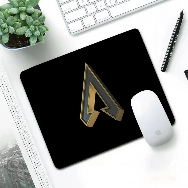 

Luxury New Arrivals wear-resisting small 22x18cm office leisure edge anti slip washable laptop game mouse pad APEX legends