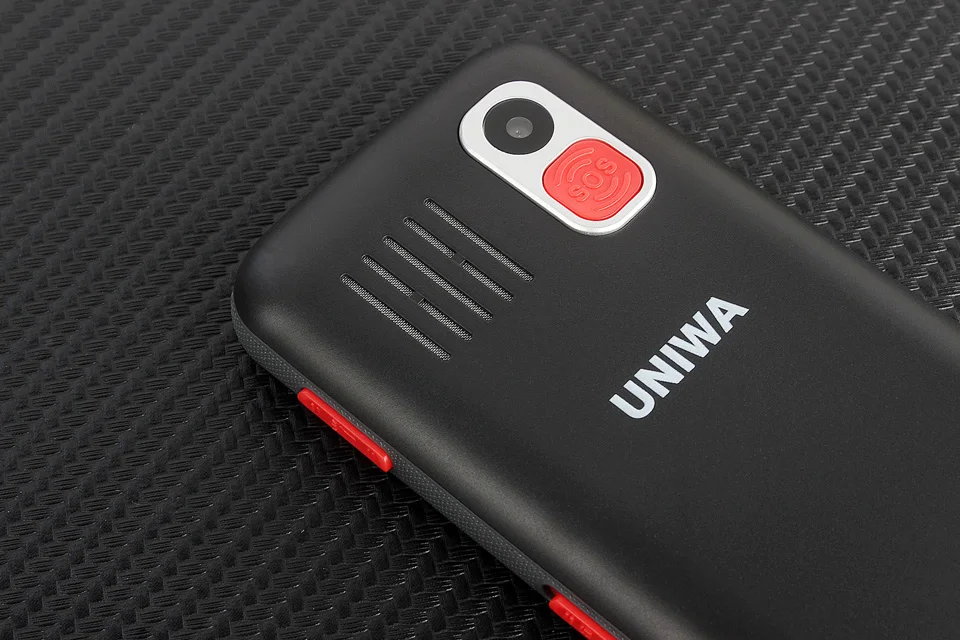 UNIWA V808G английская русская клавиатура 10 дней в режиме ожидания 3g WCDMA сильный фонарь Мобильный телефон большой SOS 3g мобильный телефон