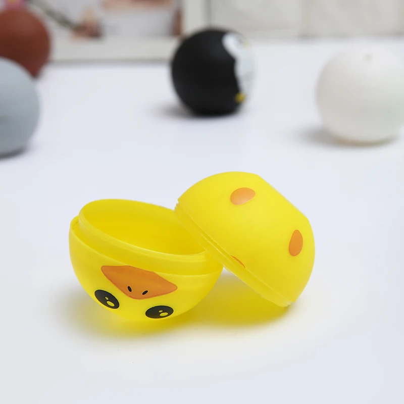 

Creative Cartoon Plastic Capsule Twist Eggshell Cute Animal Printed Kids Toy Ball