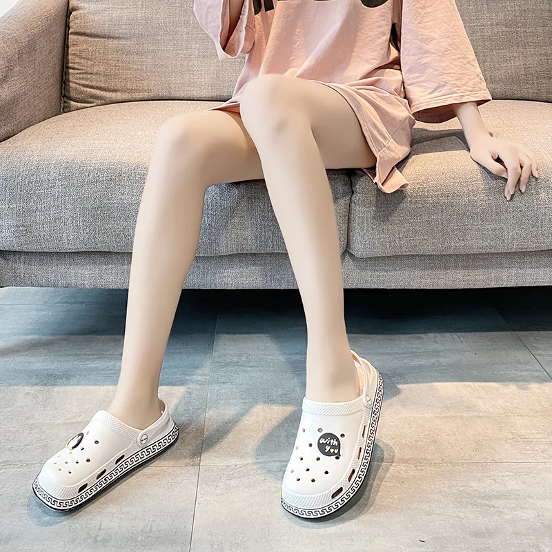 

Summer Ladies Slippers Breathable Hole Sandals Wear-resistant Outdoor Beach Slippers Comfortable Soft Fashion women Sandals