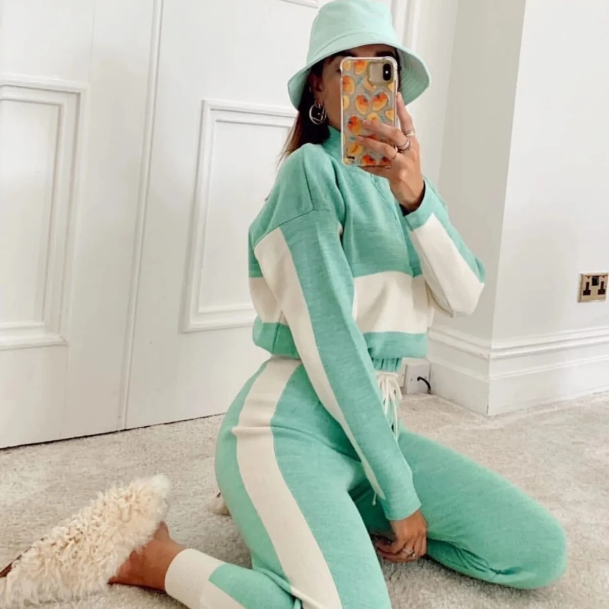 

2020 Winter New Women Long Sleeve Knitted Suit Stitching Clothes Set