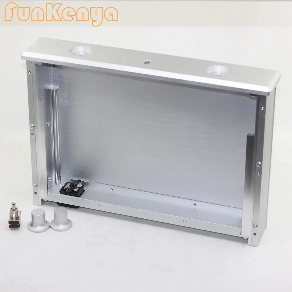 Размер (мм) :W330 H61.5 D228 передний ступенчатый/наконечник усилителя/ЦАП-декодер