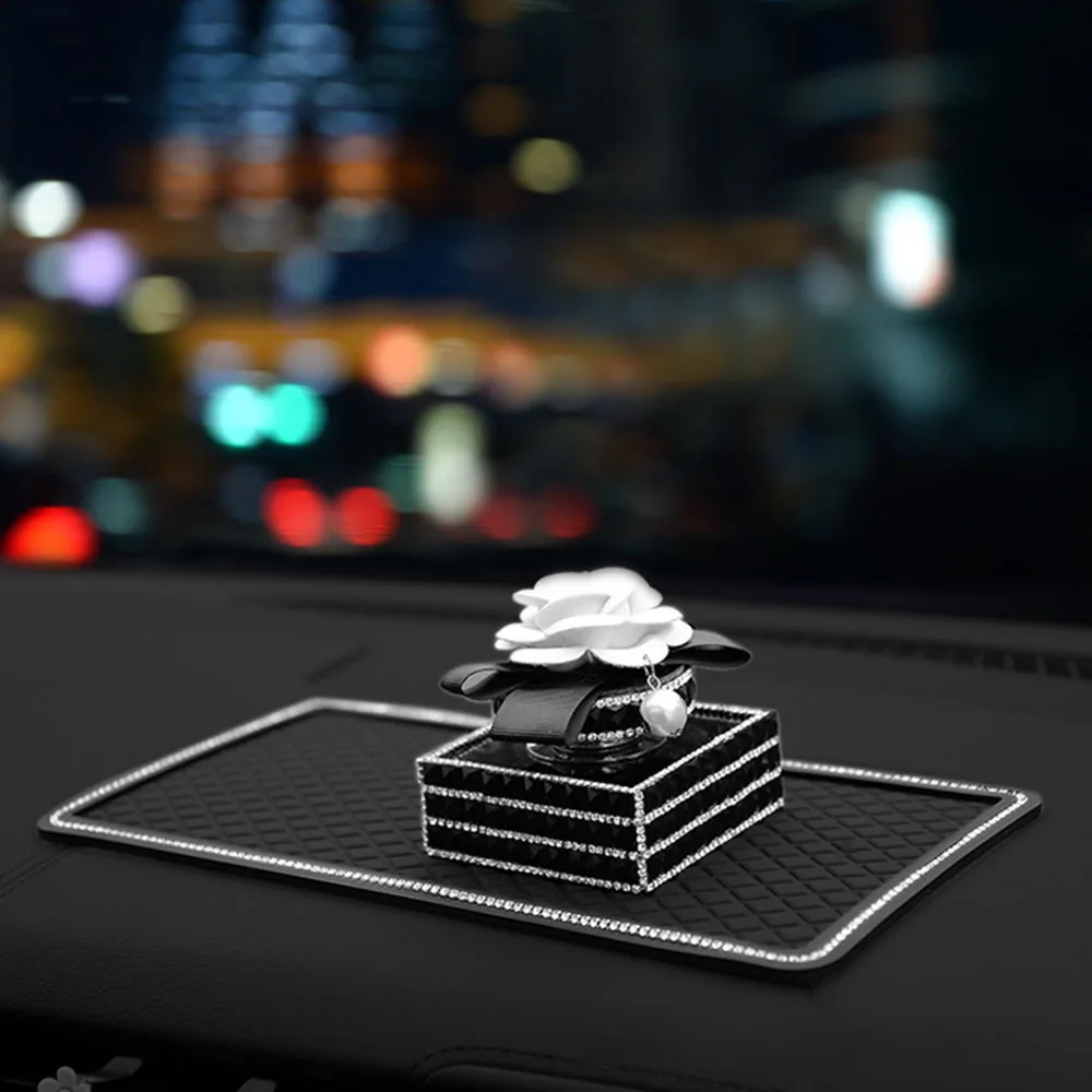 

New 18*14cm Anti Slip Mat Crystal Rhinestone Automobile Silicone Non-slip Pad Car Sticky For Gps Phone Car Interior Accessories