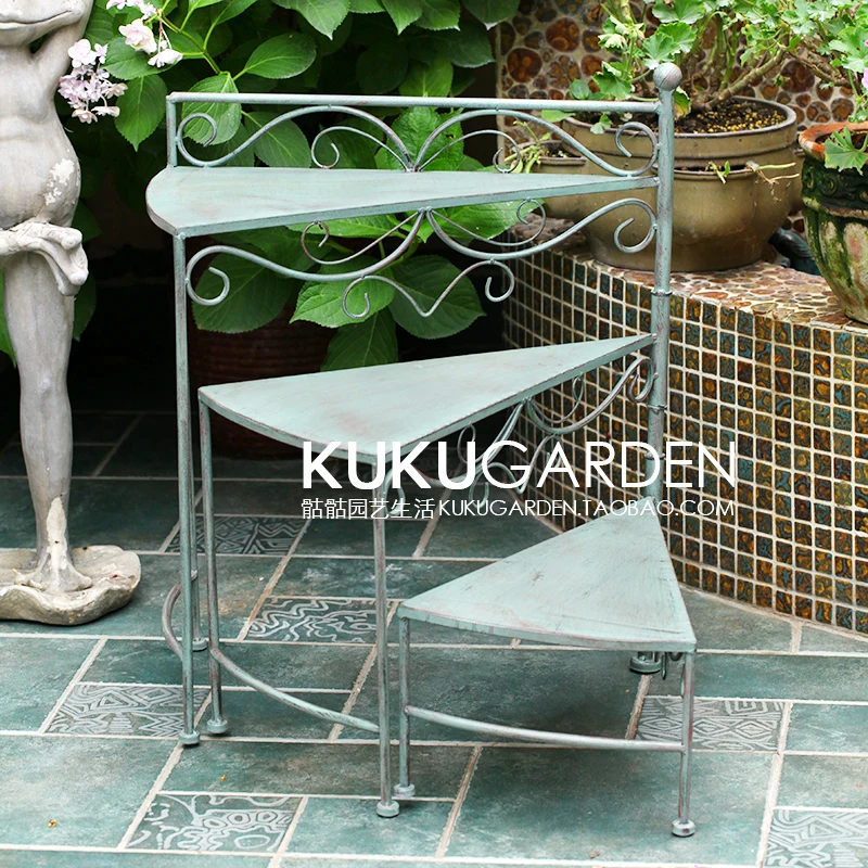 Садовая Европейская стойка для цветов трехслойная Штабелируемая треугольная