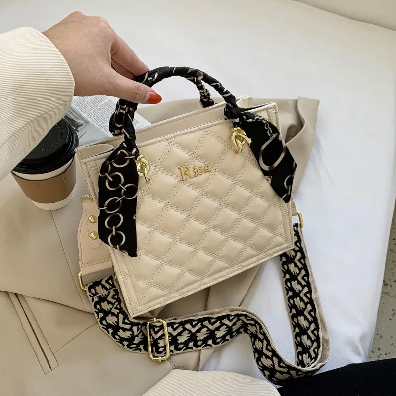 

Luxury Brand Tote bag 2021 Fashion New High Quality Patent Leather Women's Designer Handbag Lingge Chain Shoulder Messenger Bag