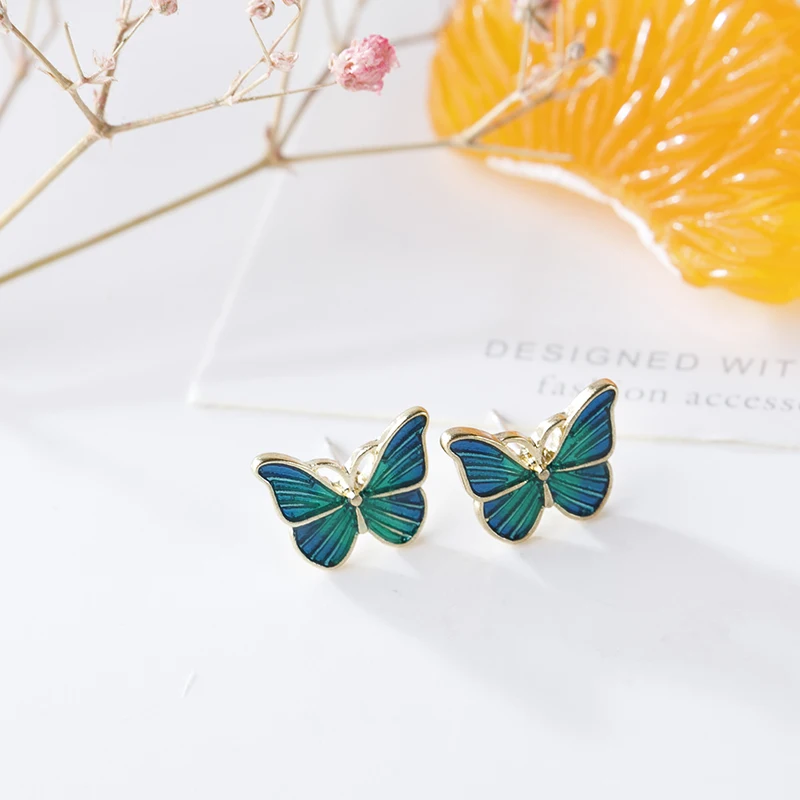 Серьги гвоздики Shamir с зеленой эмалью и бабочкой Нежные золотистые мини модные