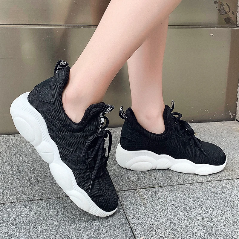 Кроссовки женские легкие на платформе дышащие шнуровке повседневная обувь весну