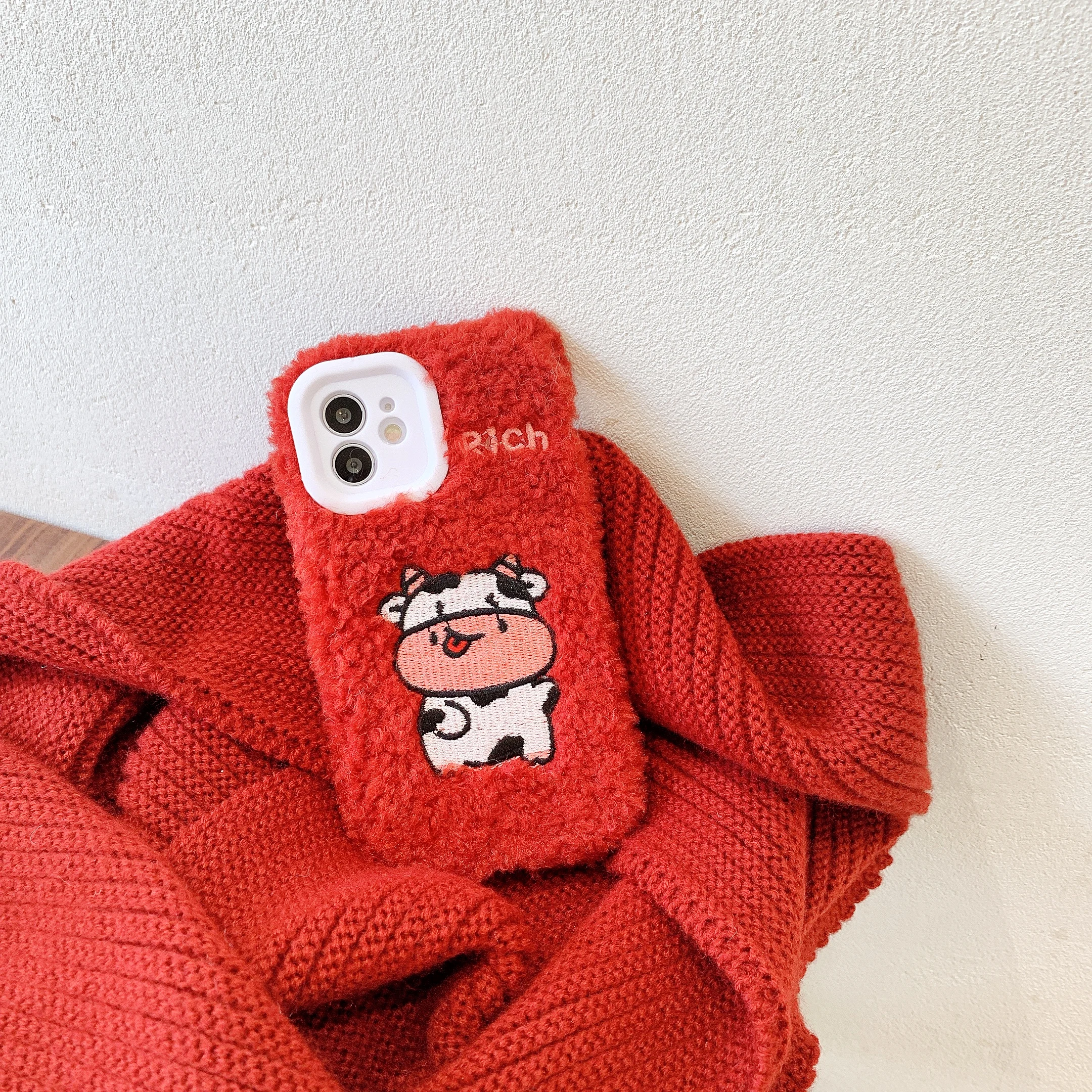 

Plush-rich cow is suitable for iphone12 mini/11 Pro Max mobile phone case 7/8plus x xsmax xr protective cover