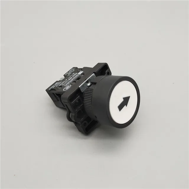 Кнопка 600. Аварийный выключатель механический. Переключатель с самовозвратом. Ровер 600 что за кнопки. 935703s000ry.