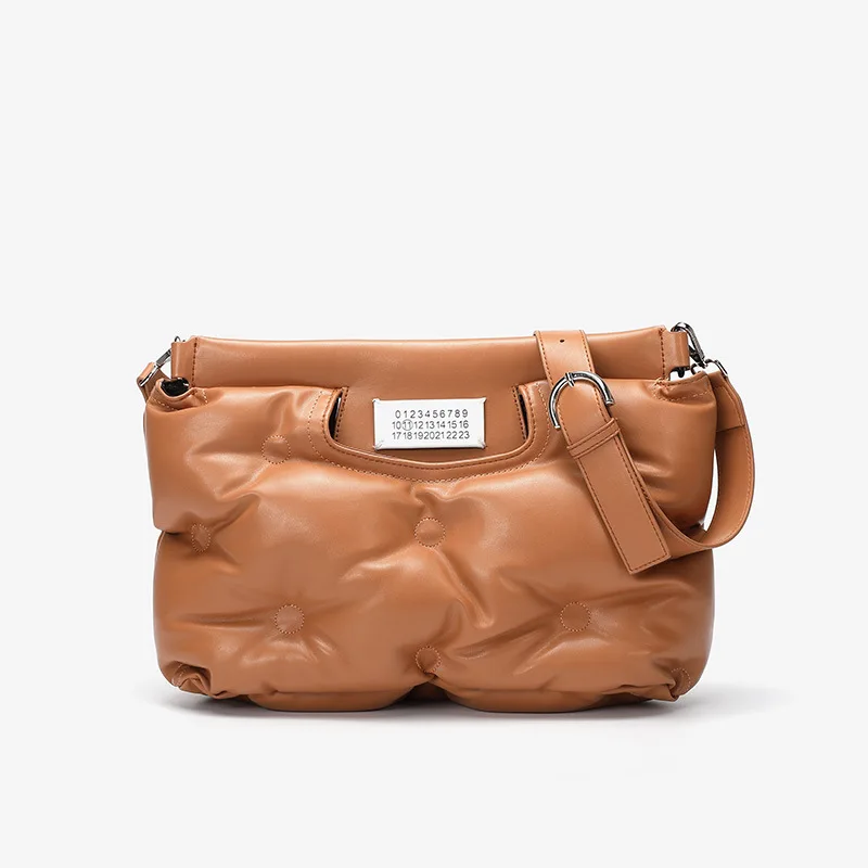 

2020 ladies luxury high-volume bag, hand-held leather slanting across the bag