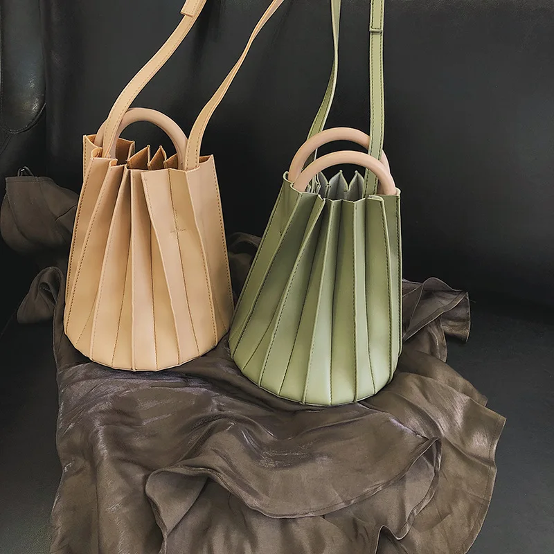 Плиссированная сумка-ведро INS модная женская сумка круглое кольцо с деревянной