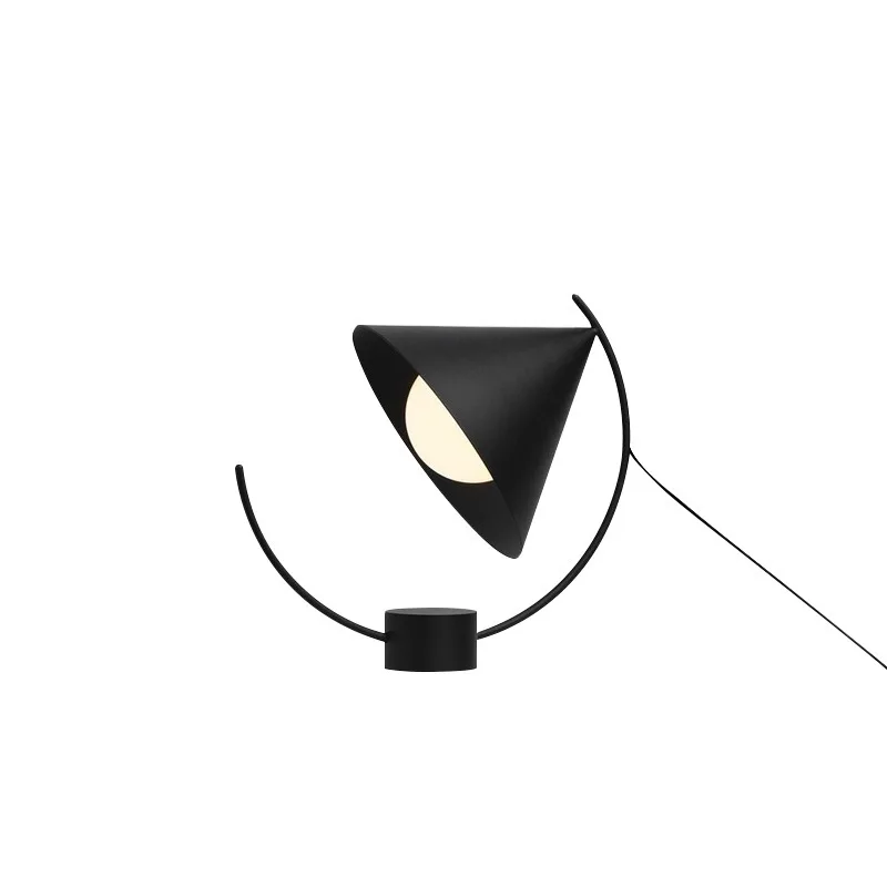 Постмодерн оборудование черная гостиная арт кровать спальня стилист пример