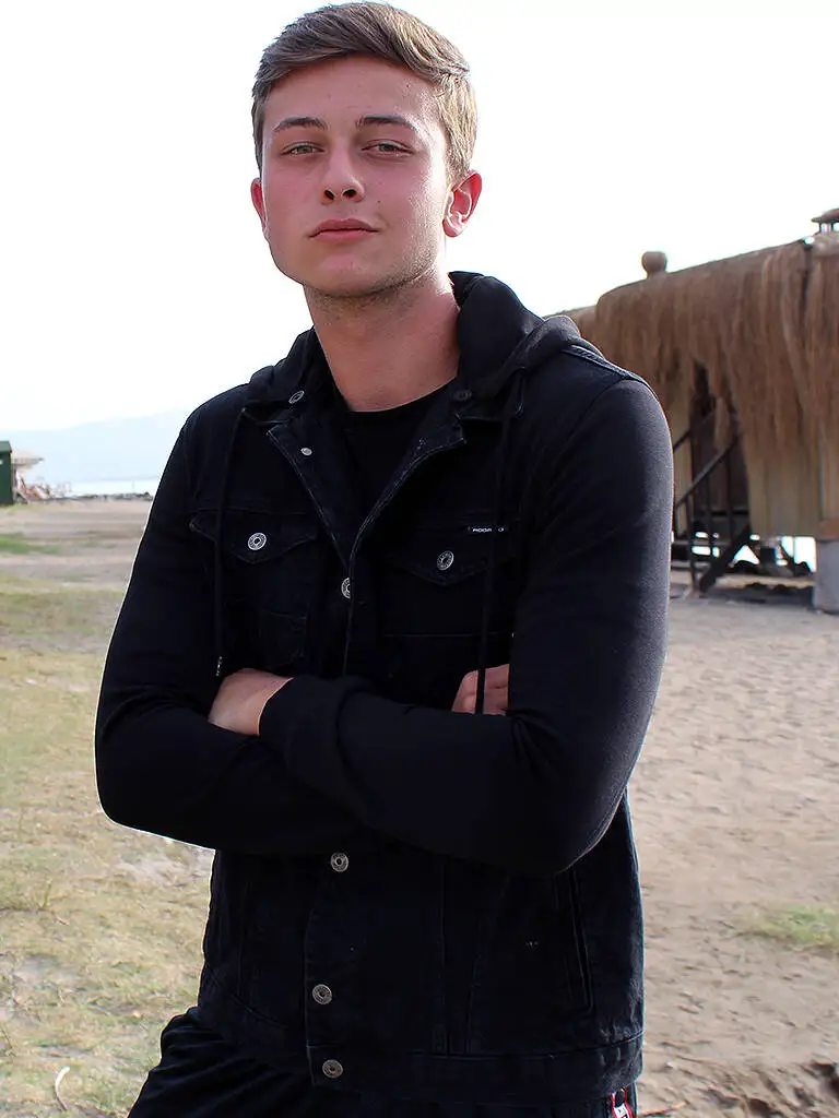 

Combed Black Mens Jean Jacket With Hooded Sleeve