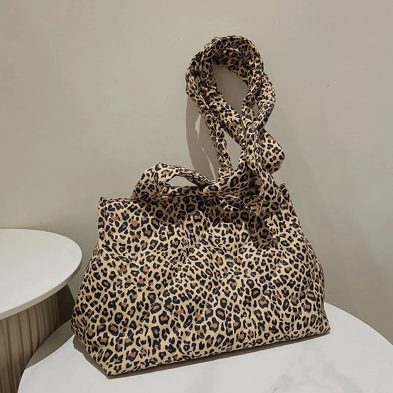 

Женские пуховые сумки через плечо большой емкости, осень-зима 2022, новая модная женская сумка через плечо с леопардовым принтом, повседневны...