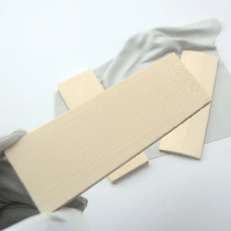 

Пластина для рукоятки ножа из синтетической смолы бежевого цвета