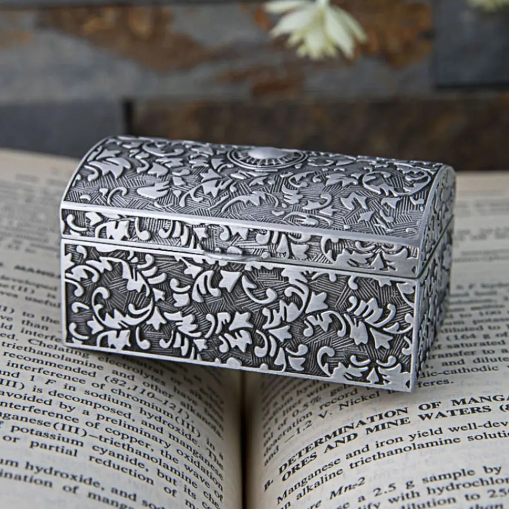 

Small Vintage Metal Jewelry Box Trinket Case Rectangular Gifts Storage Organizer Portable Bracelet Treasure Ring Fashion Home