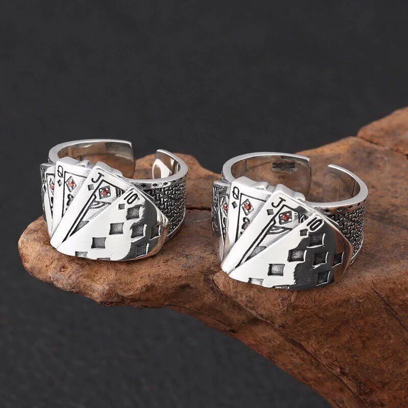 Кольцо мужское из серебра с гравировкой и фианитом | Украшения аксессуары