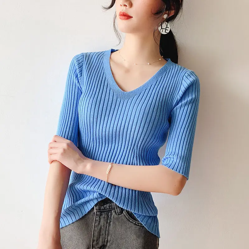 

2020 new spring and autumn Korean version with top, female V-neck short sleeve T-shirt, slim fitting ice silk medium sleeve