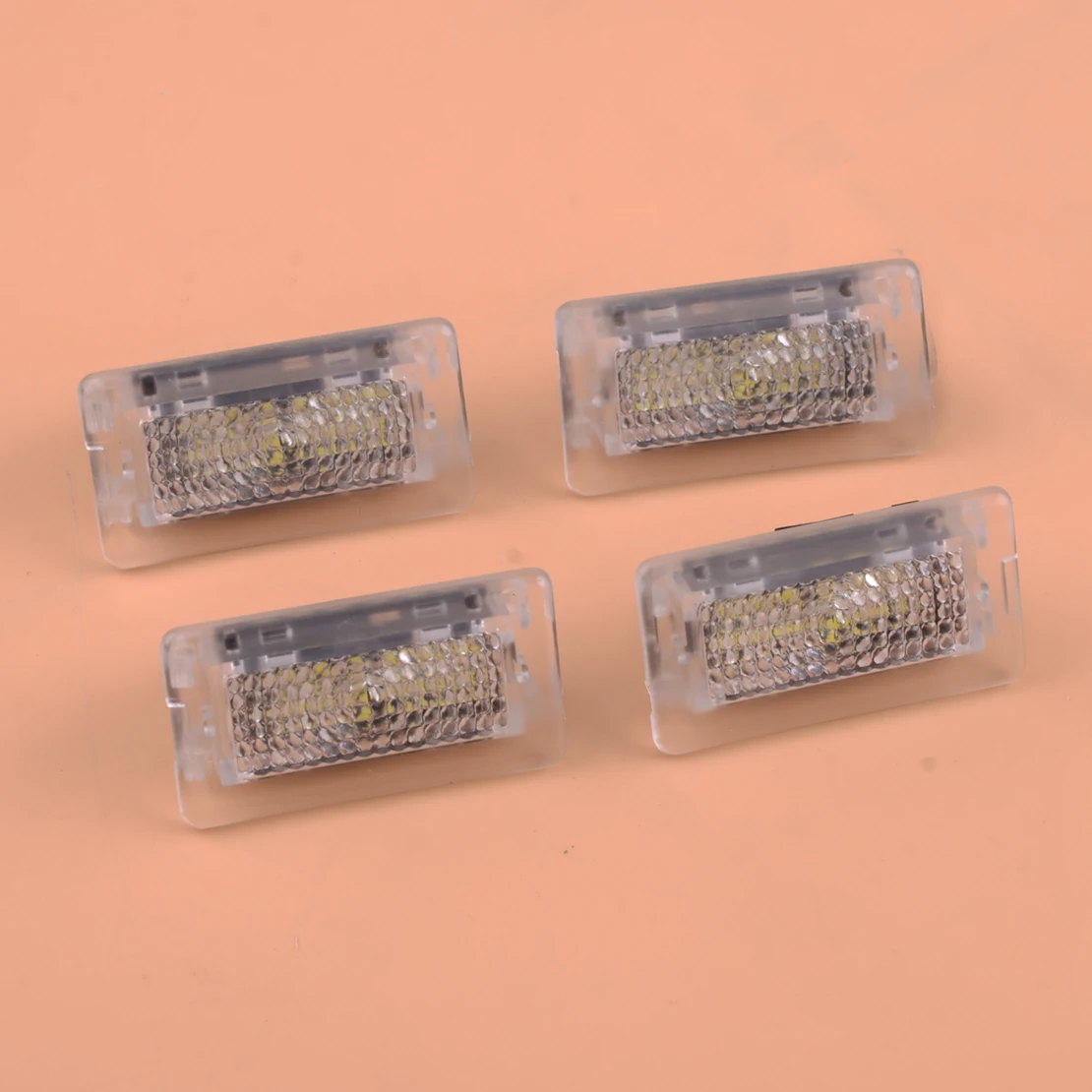 

4 шт. Ультра-яркий светодиодный светильник для интерьера, лампа с простой вилкой, замена белого цвета, подходит для Tesla Model 3 Model S Model X