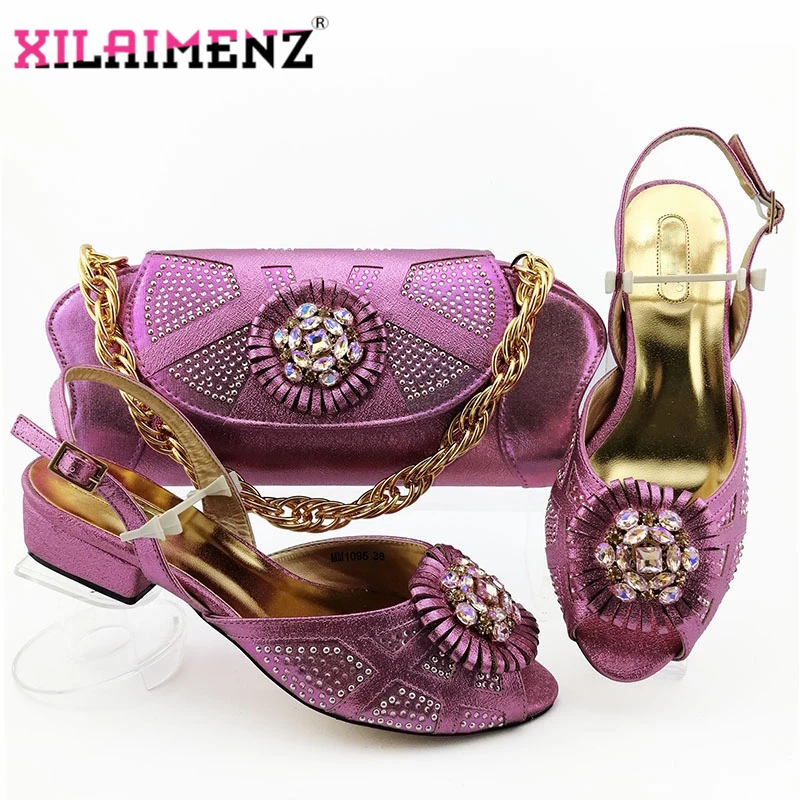 Женские Босоножки на каблуке и сумочка комплект из туфель сумочки в итальянском