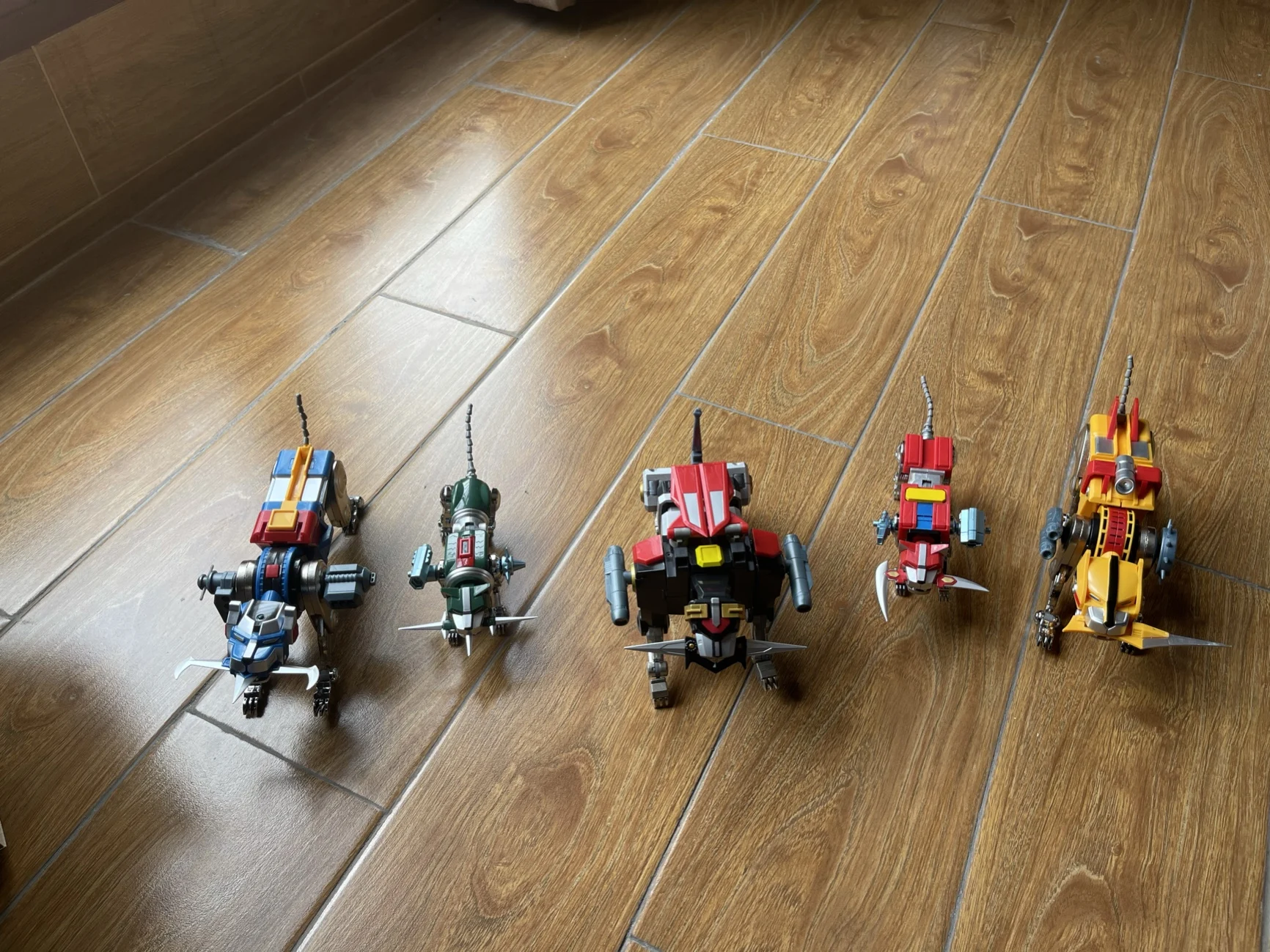 Игрушки-трансформеры FJ Voltron пять Львов подарочный набор из сплава экшн-фигурка в