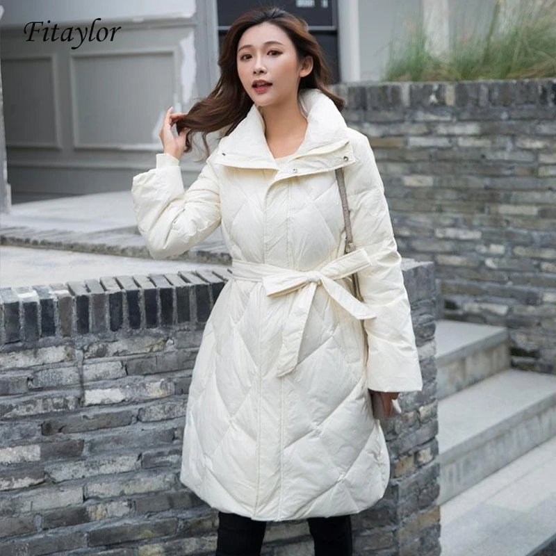 Женская зимняя куртка на белом утином пуху с воротником стойкой и поясом|Женские
