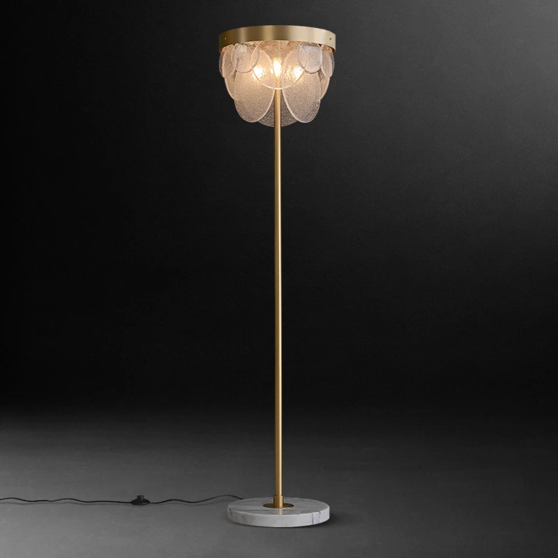 Минималистичная латунная Напольная Лампа в стиле пост-модерн художественная