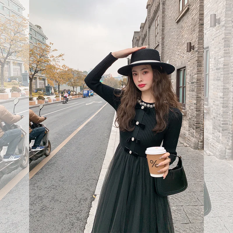 

High set black swan 】 French show thin white gauze splicing socialite knitting dress new female winter 2021