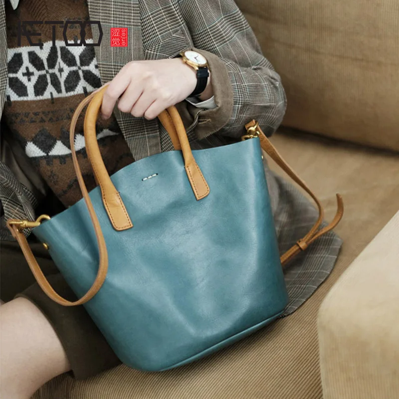 

AETOO Leather messenger bucket bag, retro large-capacity shoulder bag, cowhide ladies handbag
