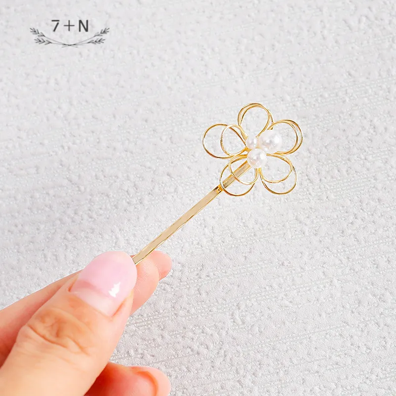 

3pcsA variety of hollow out flower pearl one word clip clip bang clip makaron color temperament hair back of the head ornaments