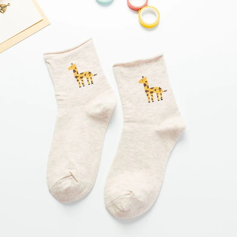Beige Giraffe Милые носки с рисунками животных, фламинго, пингвин, жираф, енот, альпака, обжимные носки, мягкие свободные носки - Цвет: Beige Giraffe