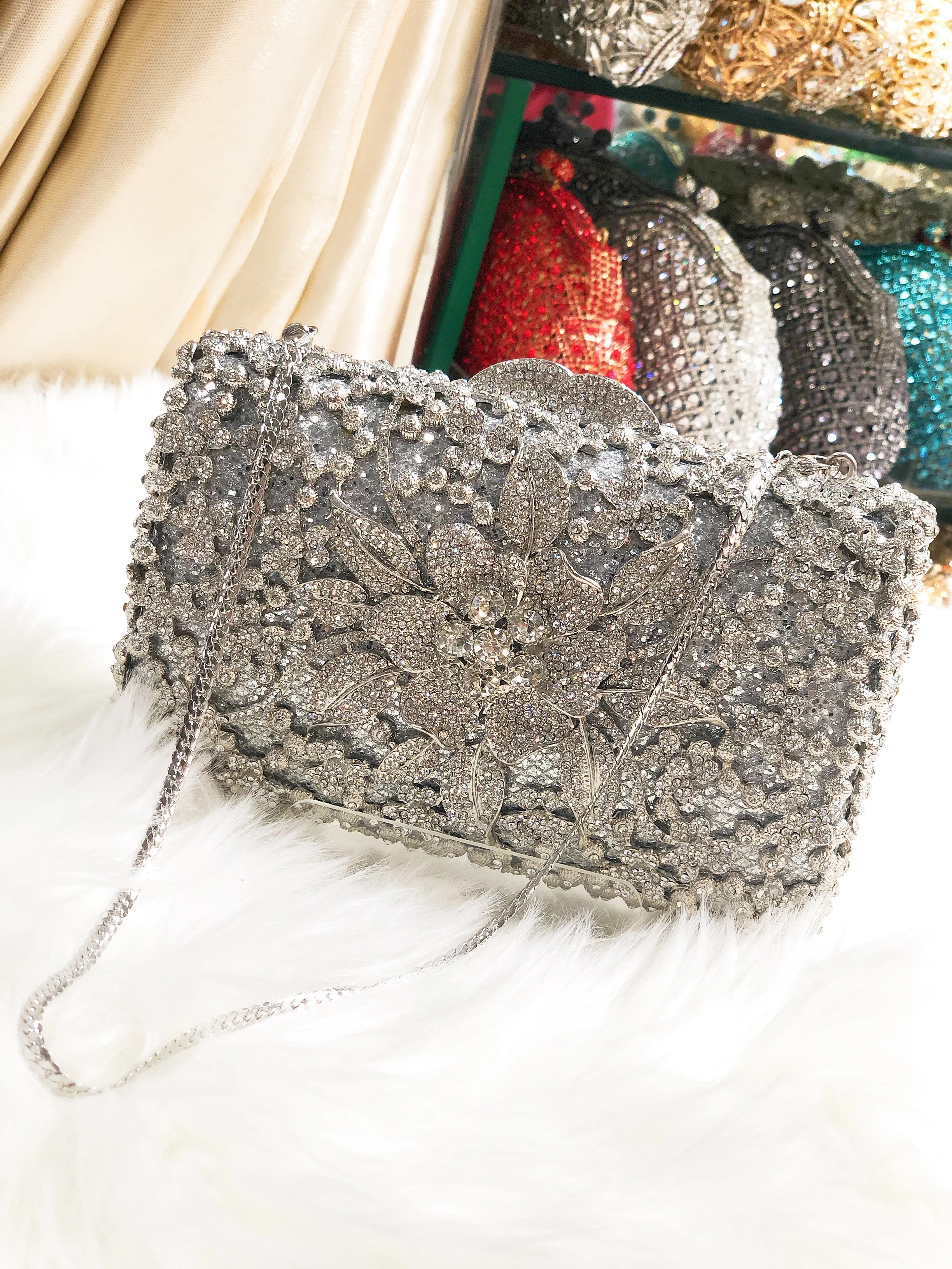 newest ladies with diamond flower clutch hand bag luxury crystal wedding party evening bag ladyise purse stone bag