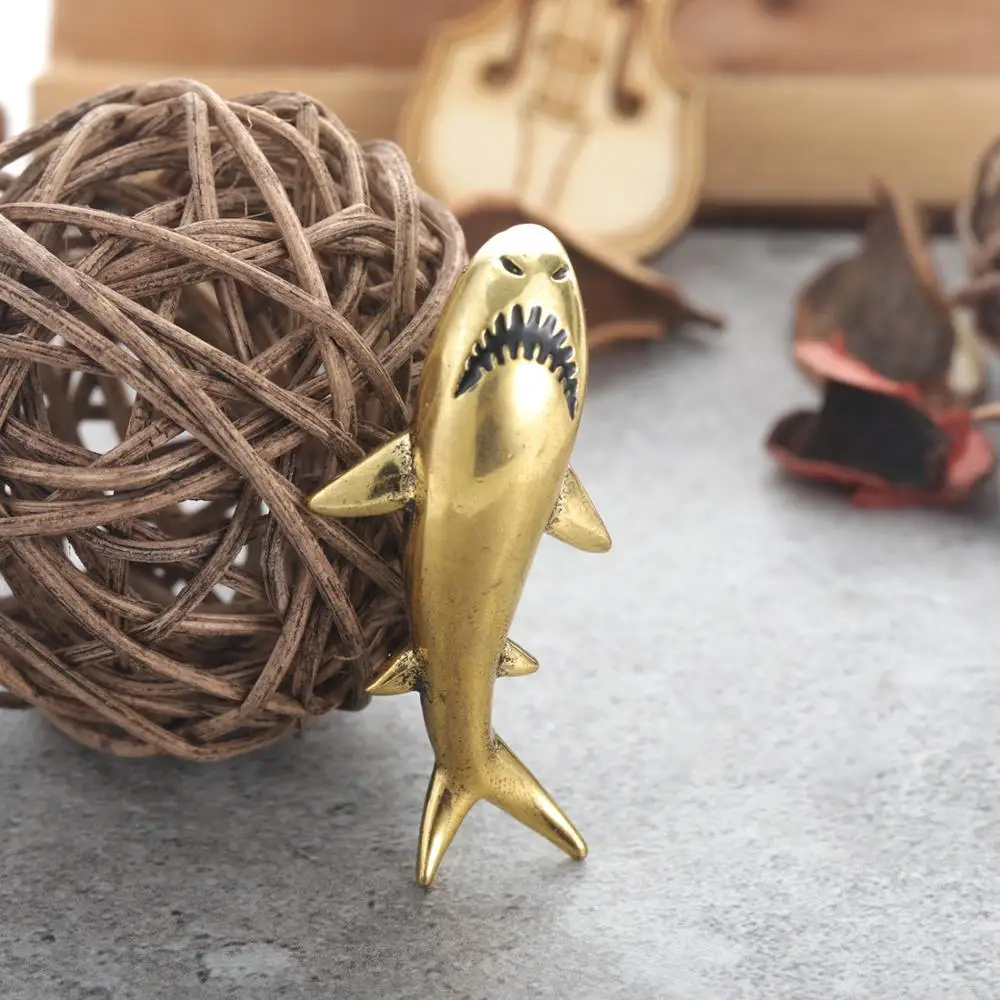 Blucome Специальная брошь в виде акулы Противокражные цветные морские заколки с