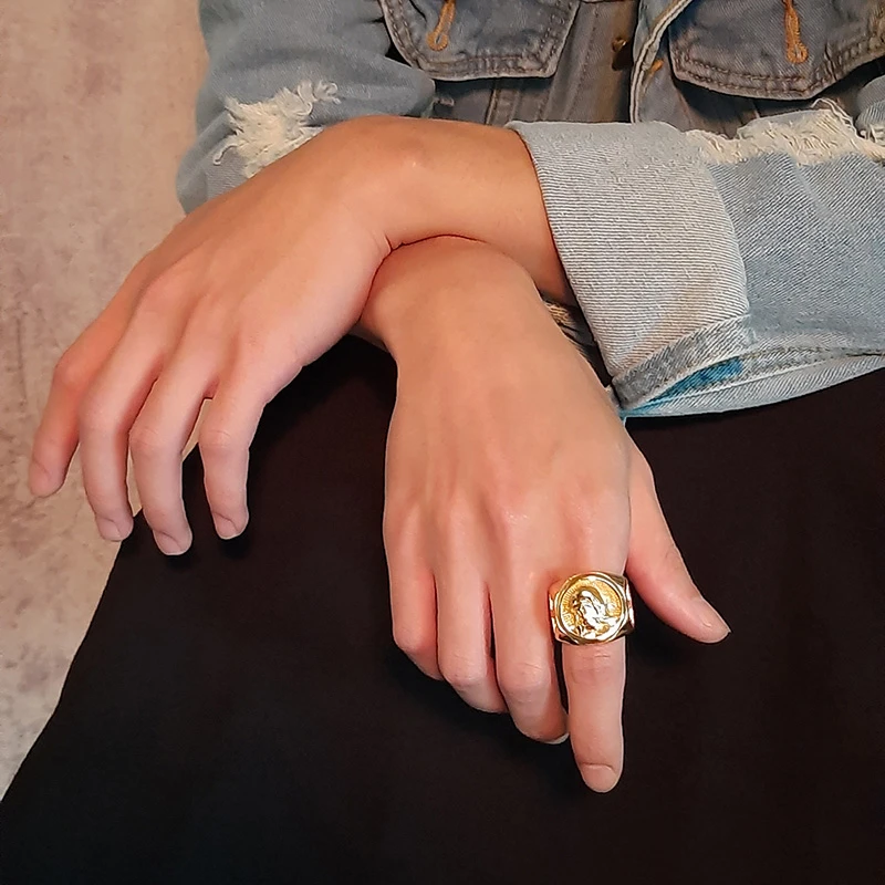 Мужское кольцо в стиле рок Золотое из нержавеющей стали фирменное с надписью Jesus