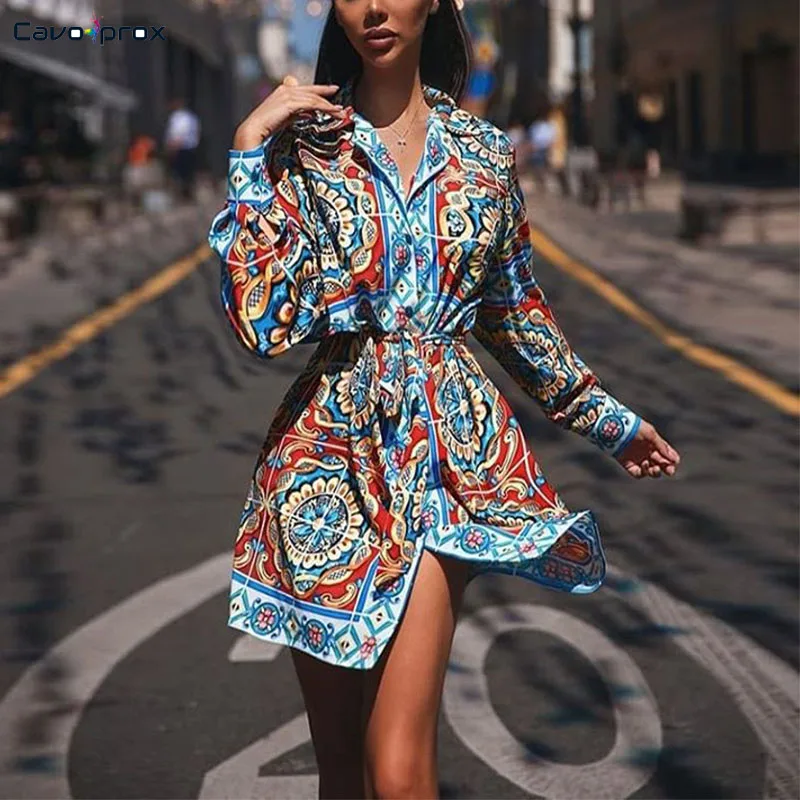 Женское платье рубашка с рукавами фонариками и этническим принтом мини выше