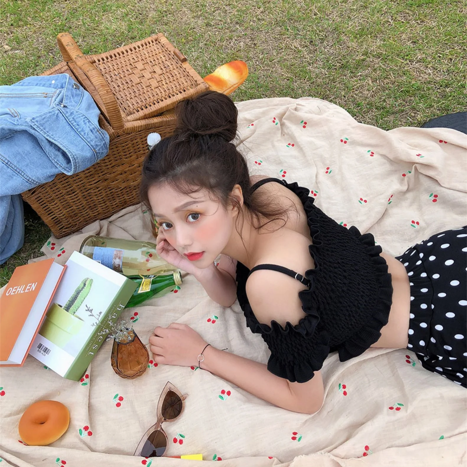 Купальник Новый стиль пузырьки Горячая весна черный Polkadot бикини маленький бюст