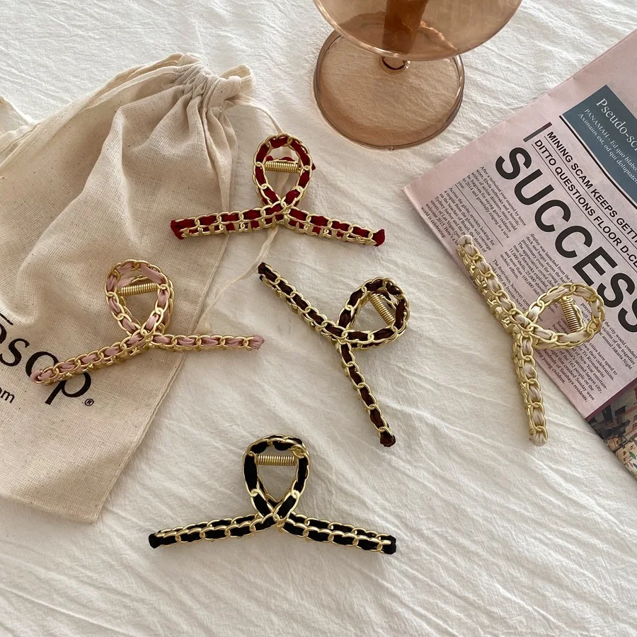 

Korean Ladies Large Metal Chain Hair Claws Clips Satin Entangled Bow Crabs Hair Clips for Women Girls Ponytail Hair Accessories