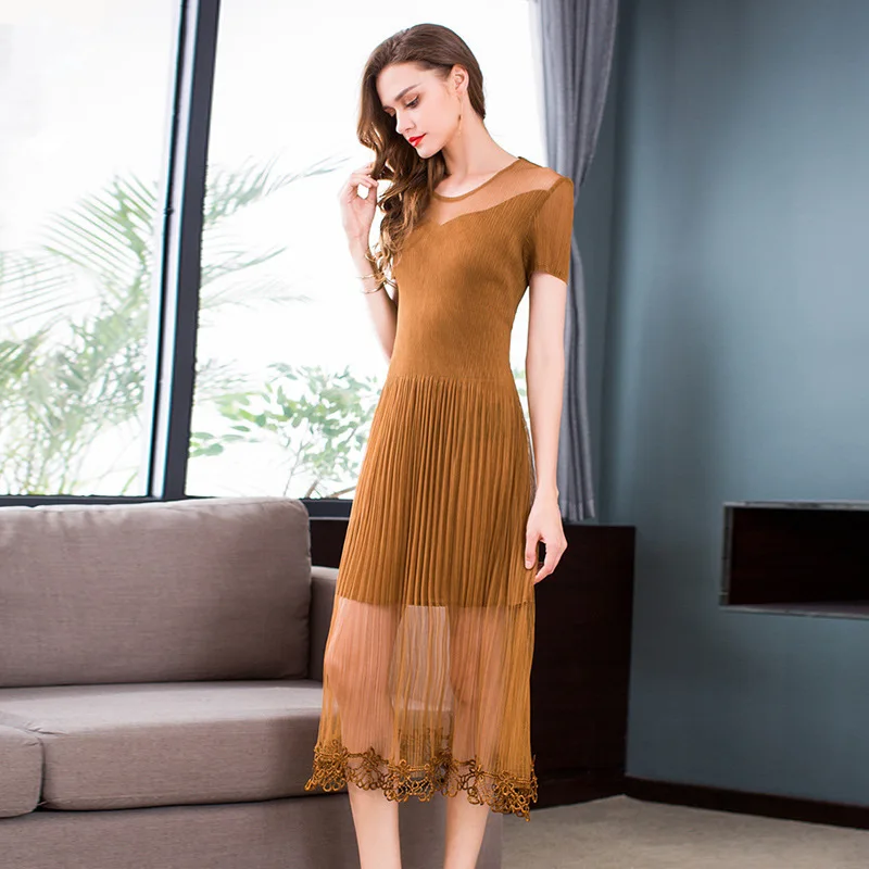 

Fashionable Pleated Static Color Dress Elegant Lady Lace Short Sleeve Dress