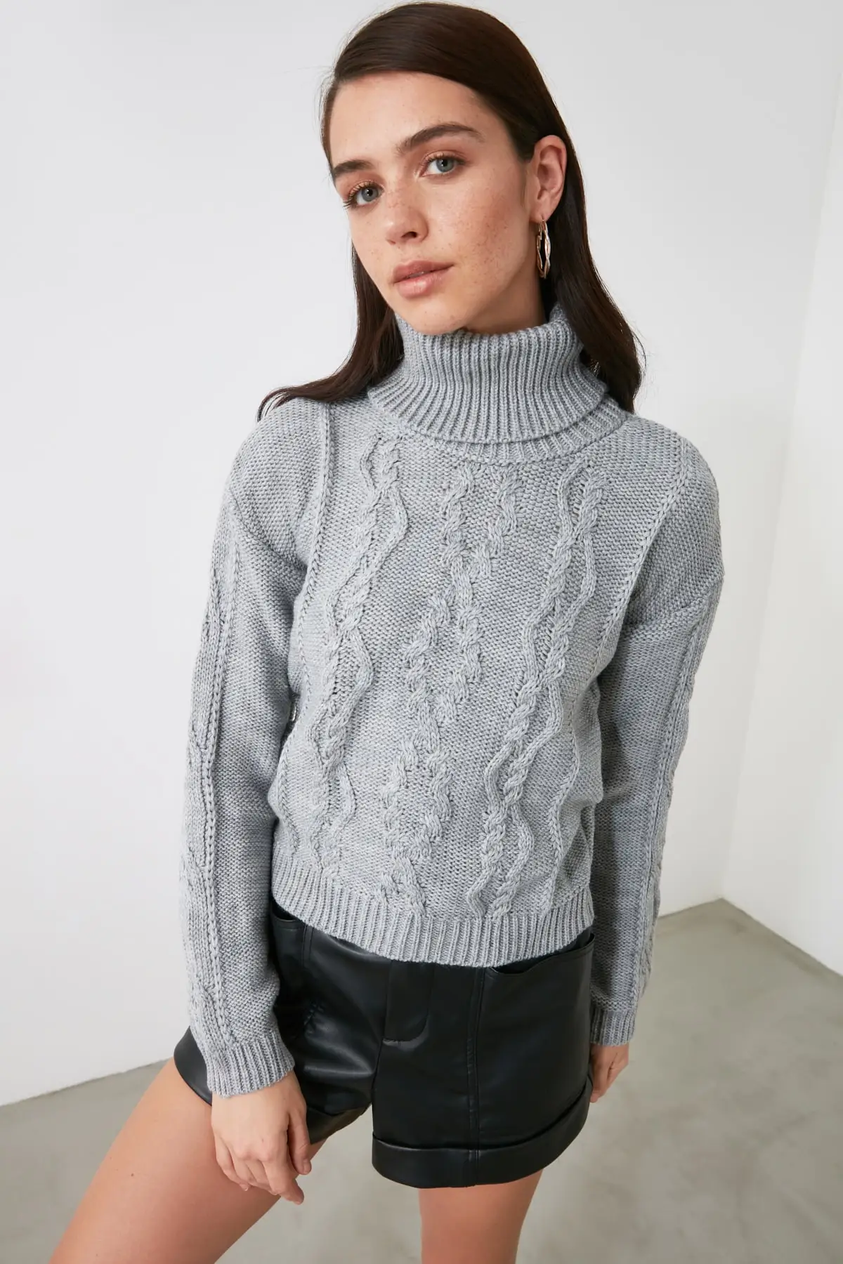 

Trendyol Turtleneck Knitwear Sweater TWOAW21KZ2131